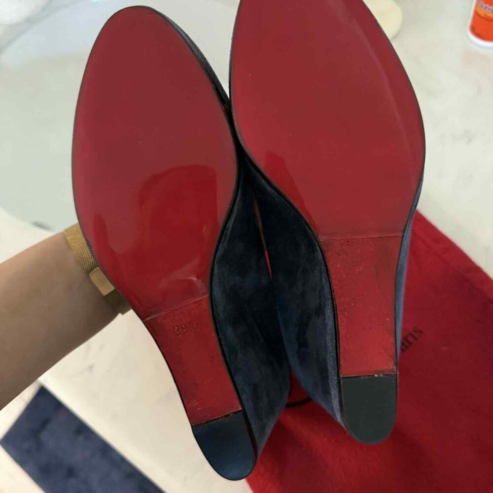 Size 39.5 blue suede Louboutin wedges - Picture 2 of 2